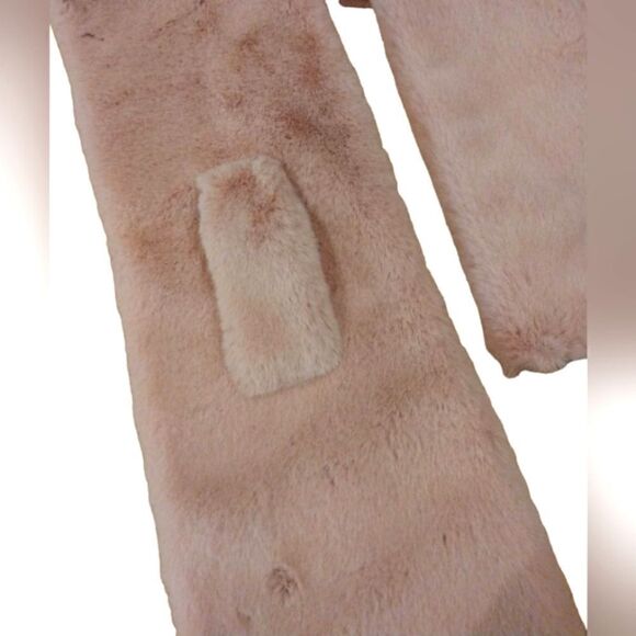 Love & Lore Pink Faux Fur Cross Thru Scarf NWT - Picture 3 of 9